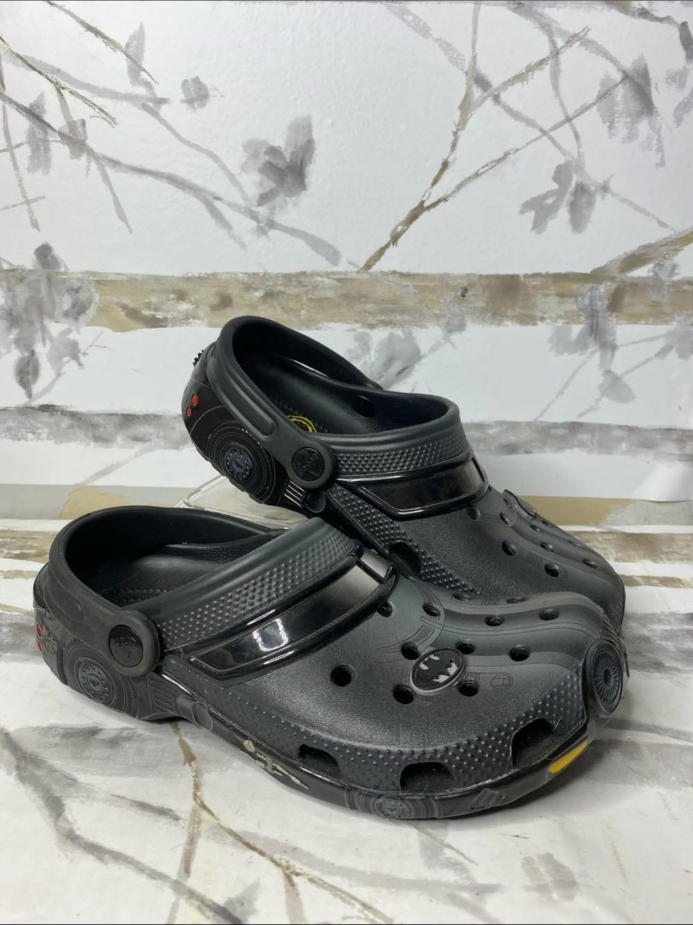 CROCS x Batman Clogs